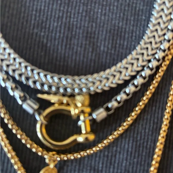 Artizan Joyería Herradura Two-Tone Layered Necklace — Gold & Silver - Picture 10 of 11